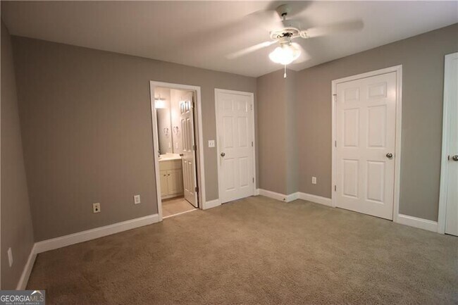 Building Photo - 460 S Barnett Shoals Rd