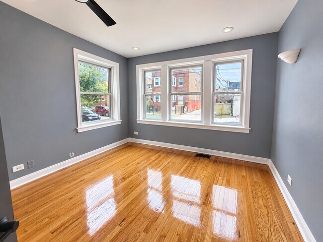 Building Photo - 2410 N Kildare Ave