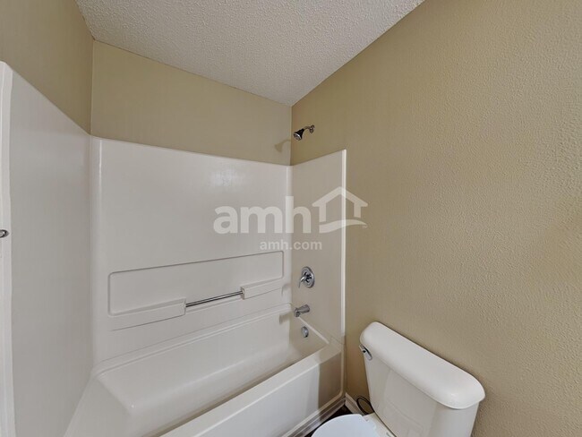 Building Photo - 10709 McClain Dr