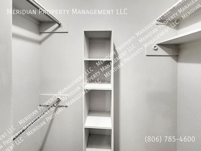 Building Photo - 515 N Brentwood-A