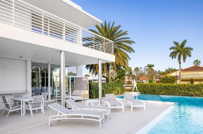 Building Photo - 500 Isle of Capri Dr