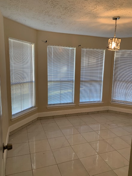 Building Photo - 13246 Sharpbill Dr