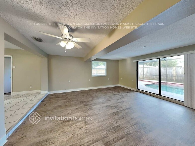 Building Photo - 1856 Greenhill Dr