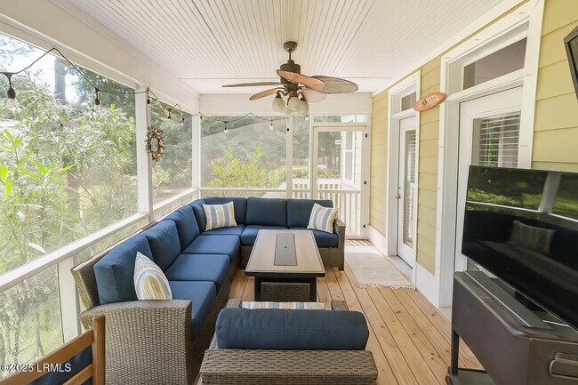 Building Photo - 29 Downing Dr