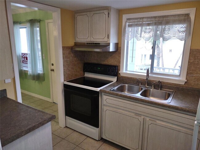 Building Photo - 1566 Pleasant Rd