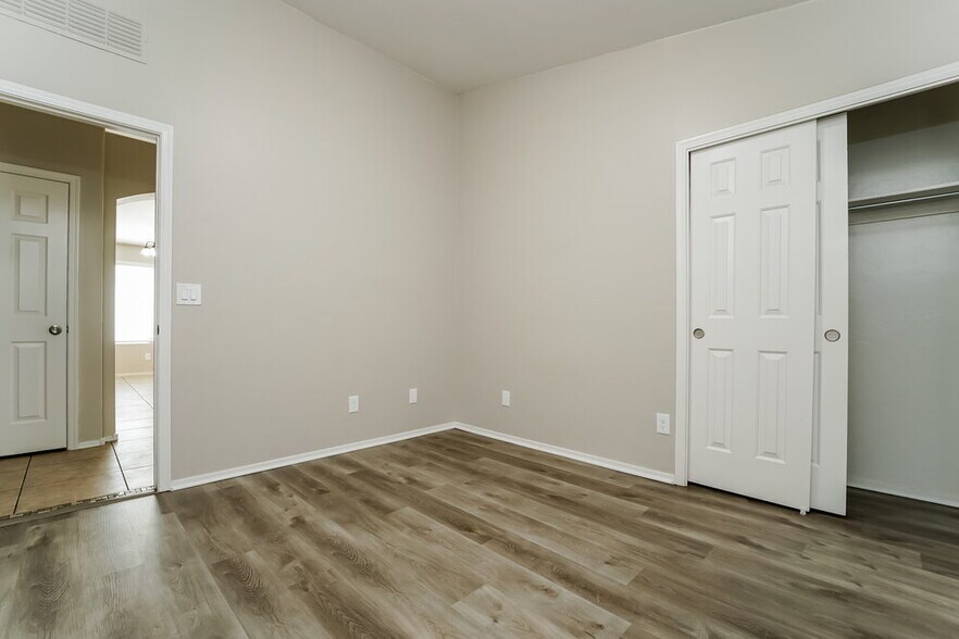 Building Photo - 5861 W Agave Bloom Ln