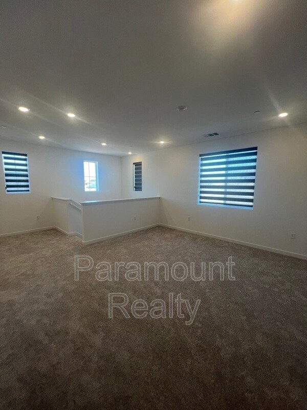 Building Photo - 1740 Lacey Ave