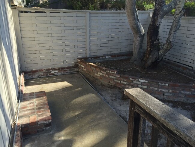 Building Photo - 1563 Sonado Rd