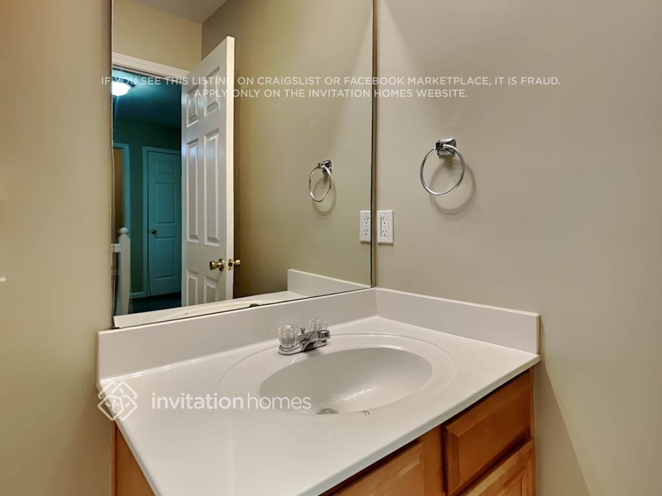 Building Photo - 556 S Fortune Way