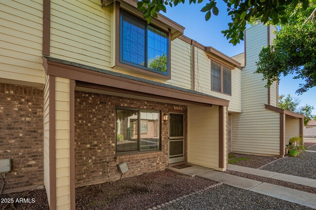 Building Photo - 6606 W Jamaica Dr