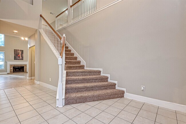 Building Photo - 11011 Sprucedale Ct
