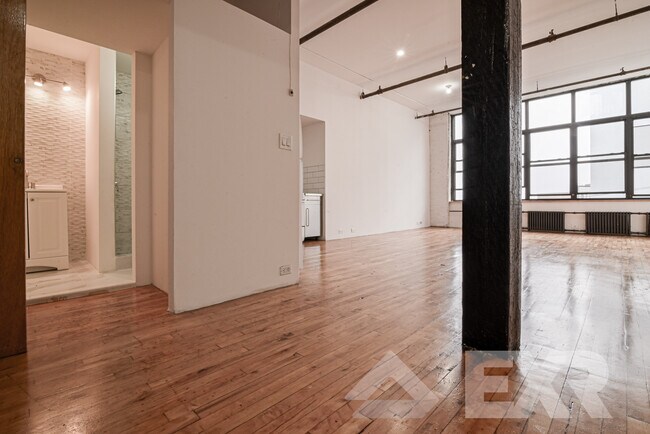 Building Photo - 476 Jefferson St