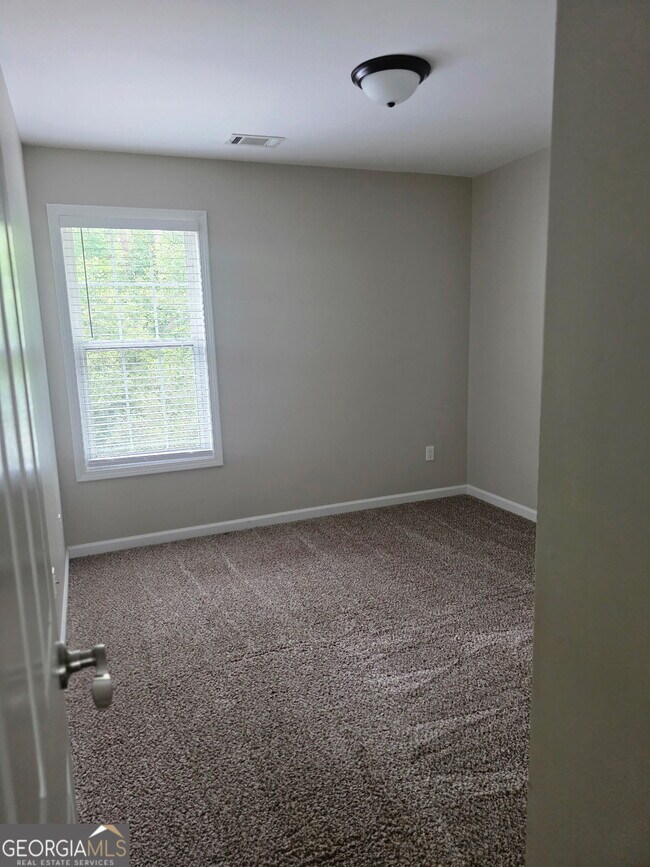 Building Photo - 2257 Roseberry Ln