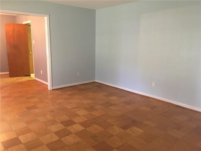 Building Photo - 5510 Gaillard Dr