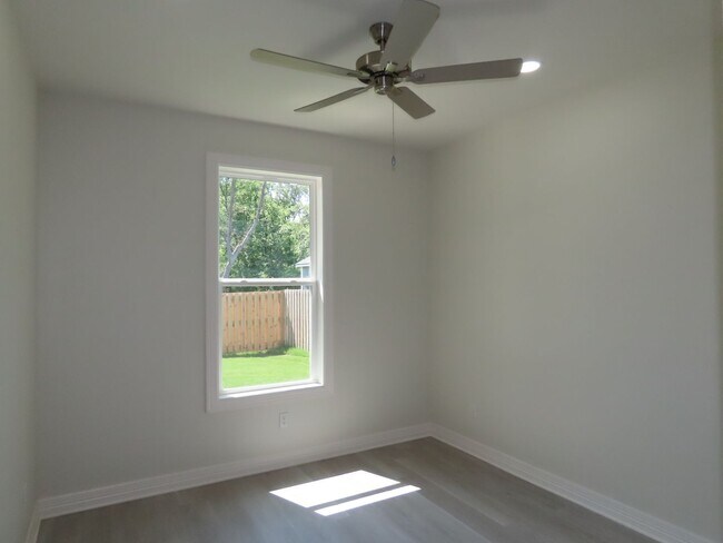Building Photo - Luxurious, Built in 2024!  3 Bedroom, 2 Ba...