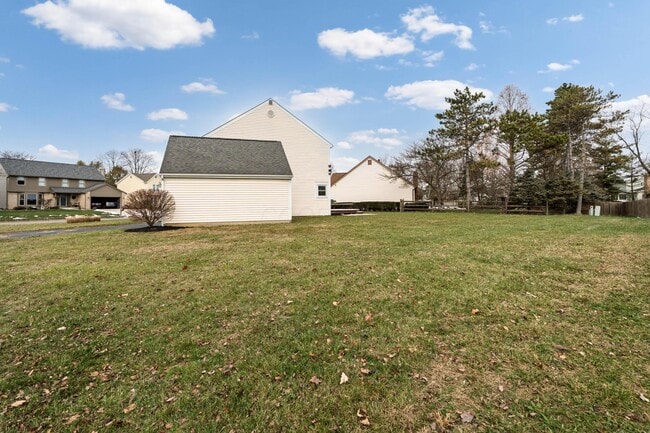 Building Photo - 2236 Sunleaf Ct