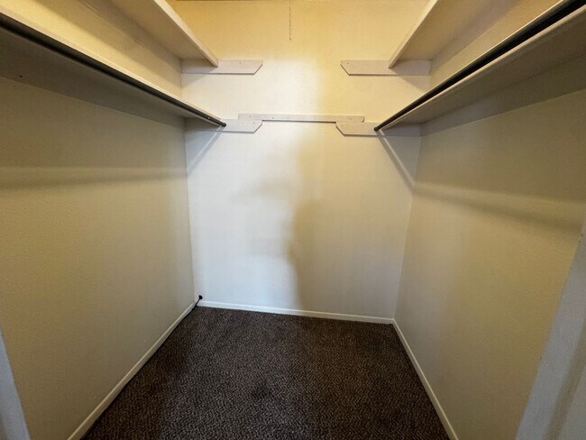 Building Photo - Mid-century Modern Heights Home