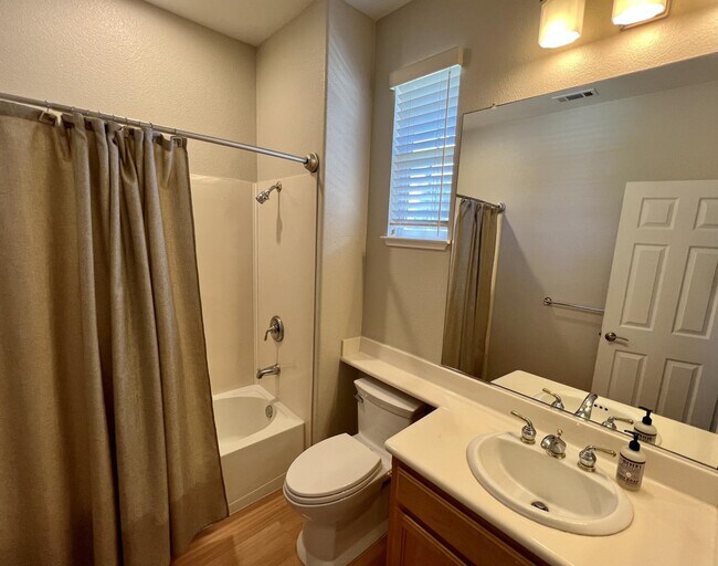 Building Photo - 603 Rockingham Ln