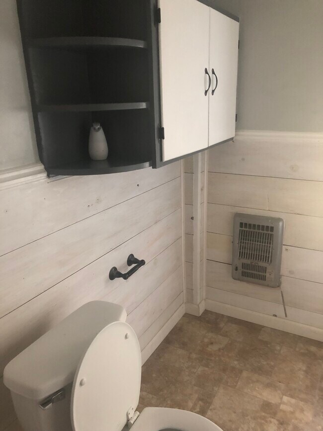 Building Photo - 2502 N Calispel St