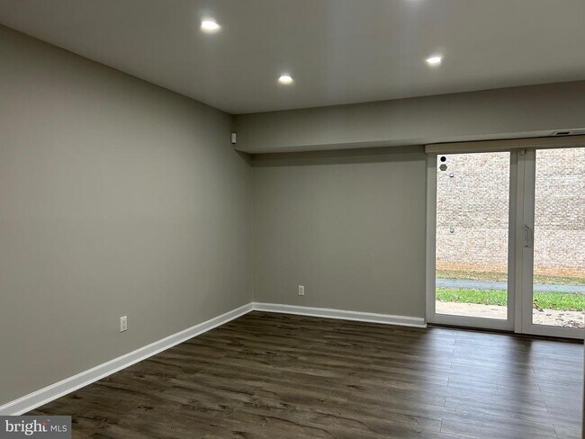 Building Photo - 2244 Castle Rock Square