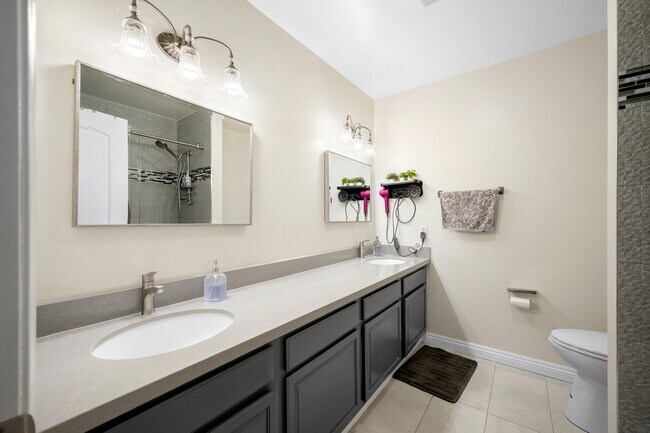 Building Photo - 3924 Park Pl