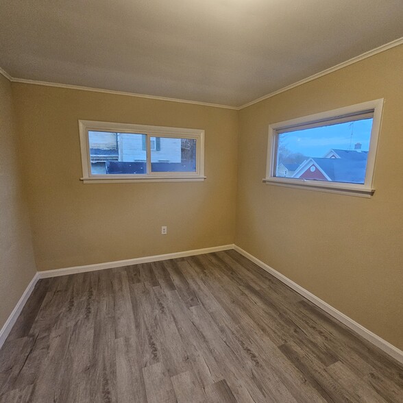 Building Photo - 94 7th Ave