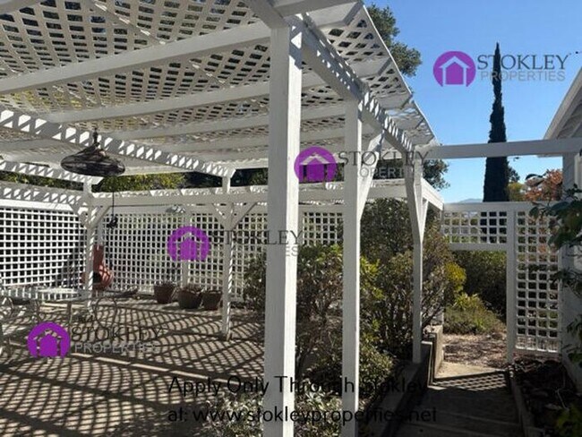 Building Photo - 2234 Oakvale Rd