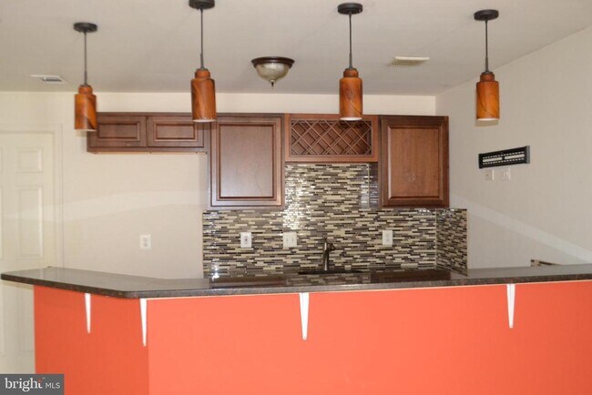 Building Photo - 44339 Apache Cir