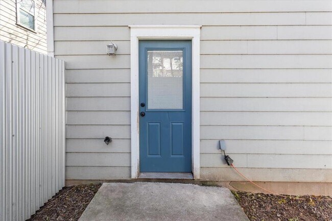 Building Photo - 1210 E M. Franklin Ave