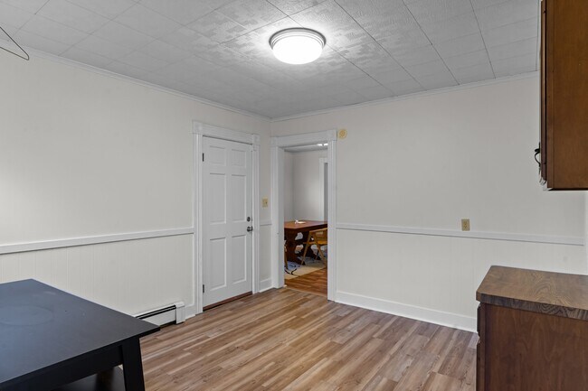 Building Photo - 156 High St