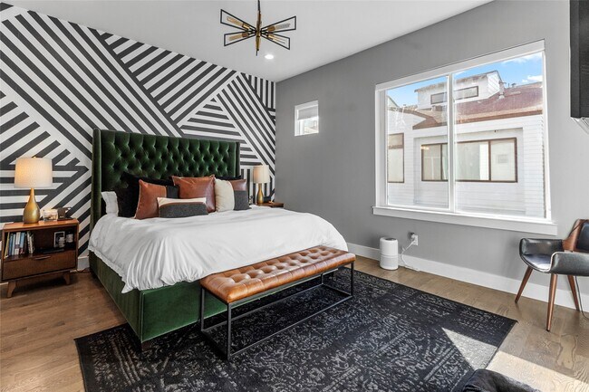 Building Photo - 2104 Dennis St