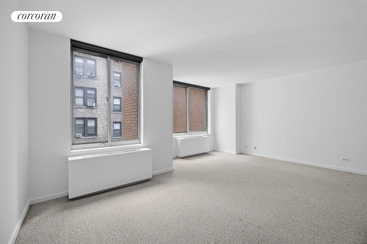 Building Photo - 145 E 48th St
