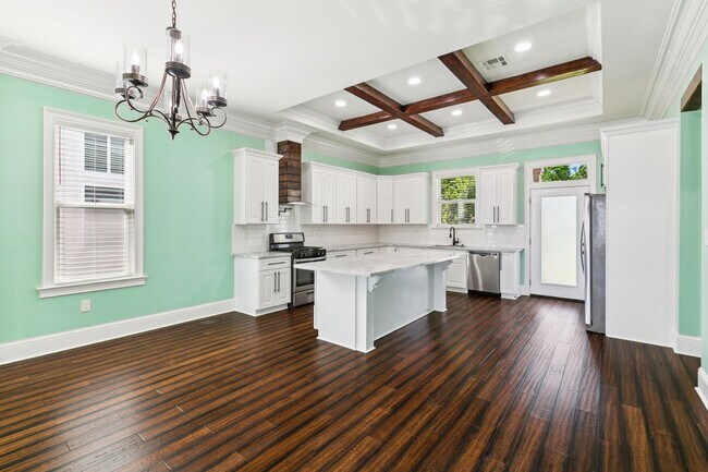 Building Photo - 90 E Claiborne Square