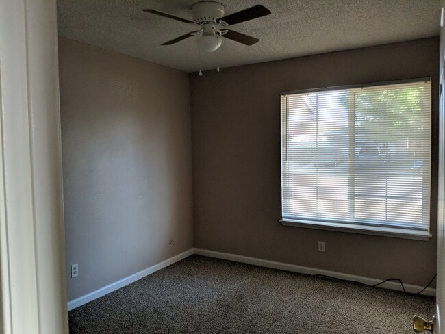 Building Photo - 1533 Jackellen Ln