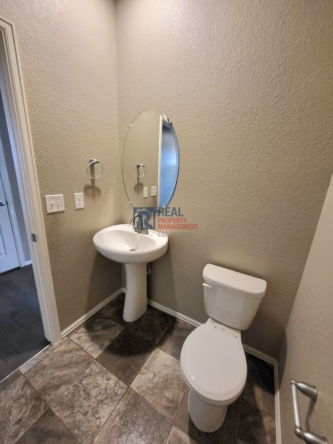 Building Photo - 6075 Sun Mesa Cir
