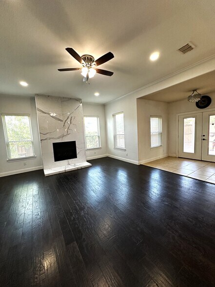 Building Photo - 13172 Deep River Dr