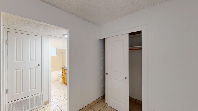Building Photo - 18181 Happy Ln