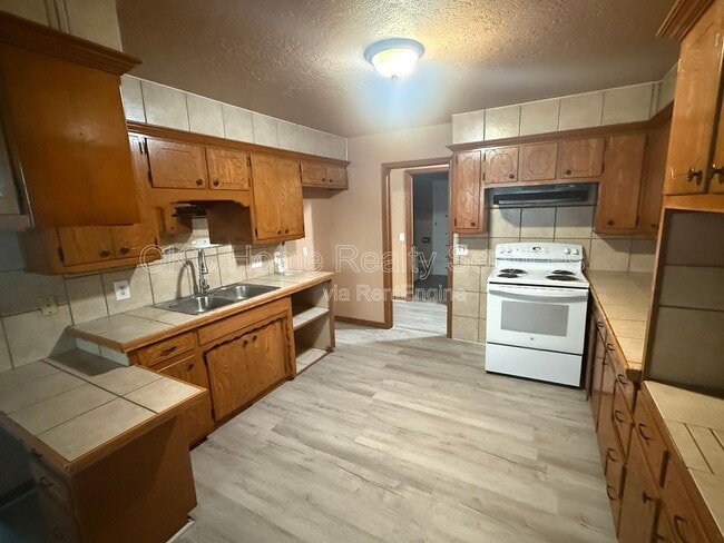 Building Photo - 118 SW 1st St