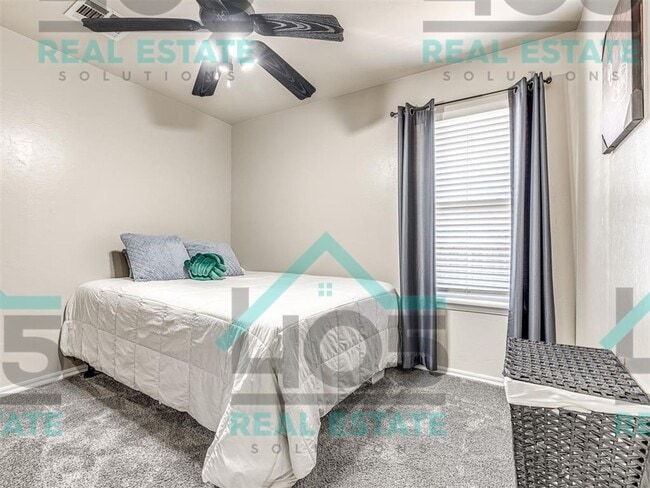 Building Photo - Amazing Rental in Choctaw