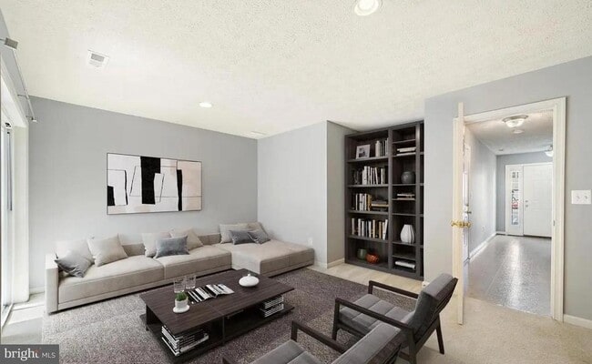 Building Photo - 114 Compass Cove