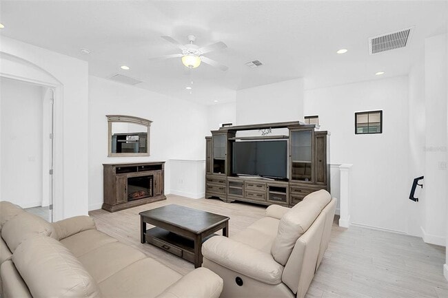 Building Photo - 8436 Via Vittoria Way