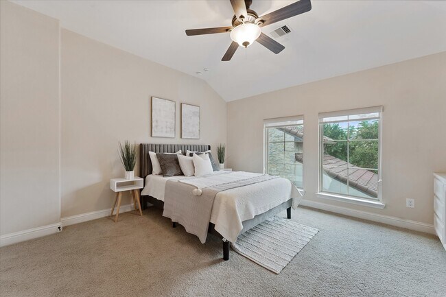 Building Photo - 19 Paloma Bend Pl