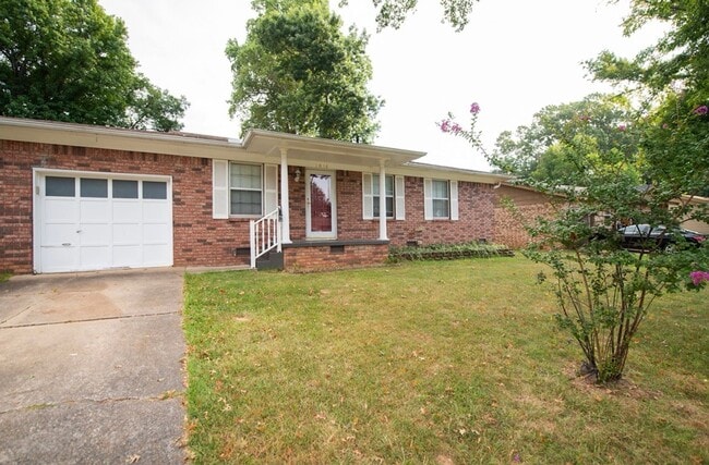 Building Photo - 1016 Grayland Dr