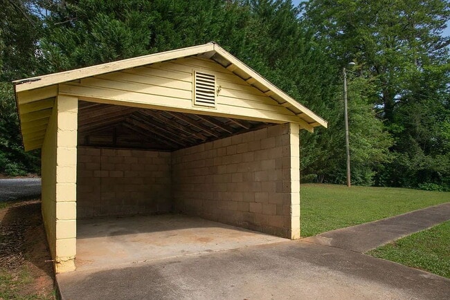 Building Photo - 1 bedroom, 1 full bath near downtown Walhalla