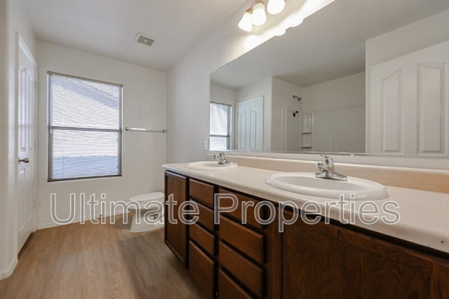 Building Photo - 18528 W Douglas Way