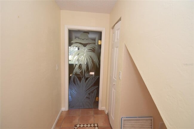 Building Photo - 74 Lake Forest Pl