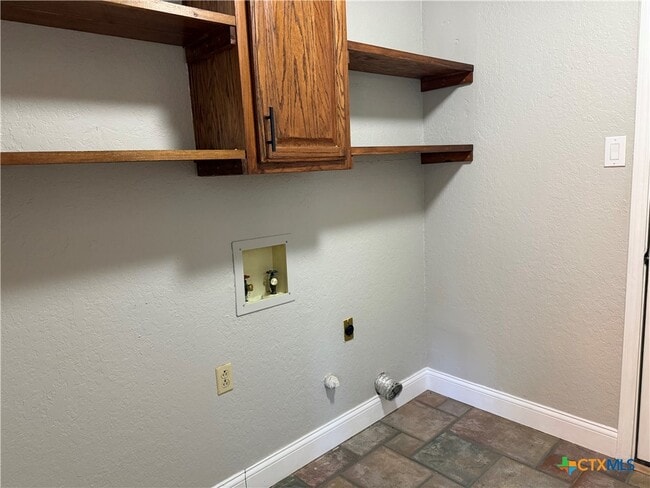 Building Photo - 506 Pecos Trail