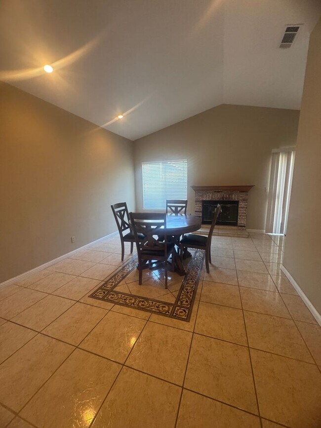 Building Photo - Beautiful Woodland Home - Fresh Off the Ma...