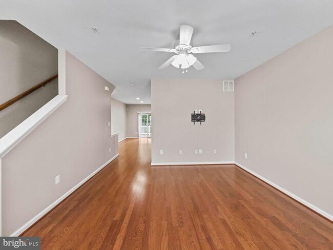 Building Photo - 7425 Willow View Ln