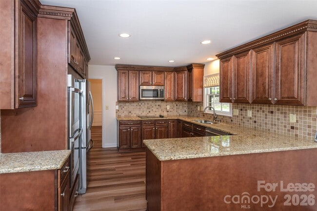 Building Photo - 2630 Fernbank Dr